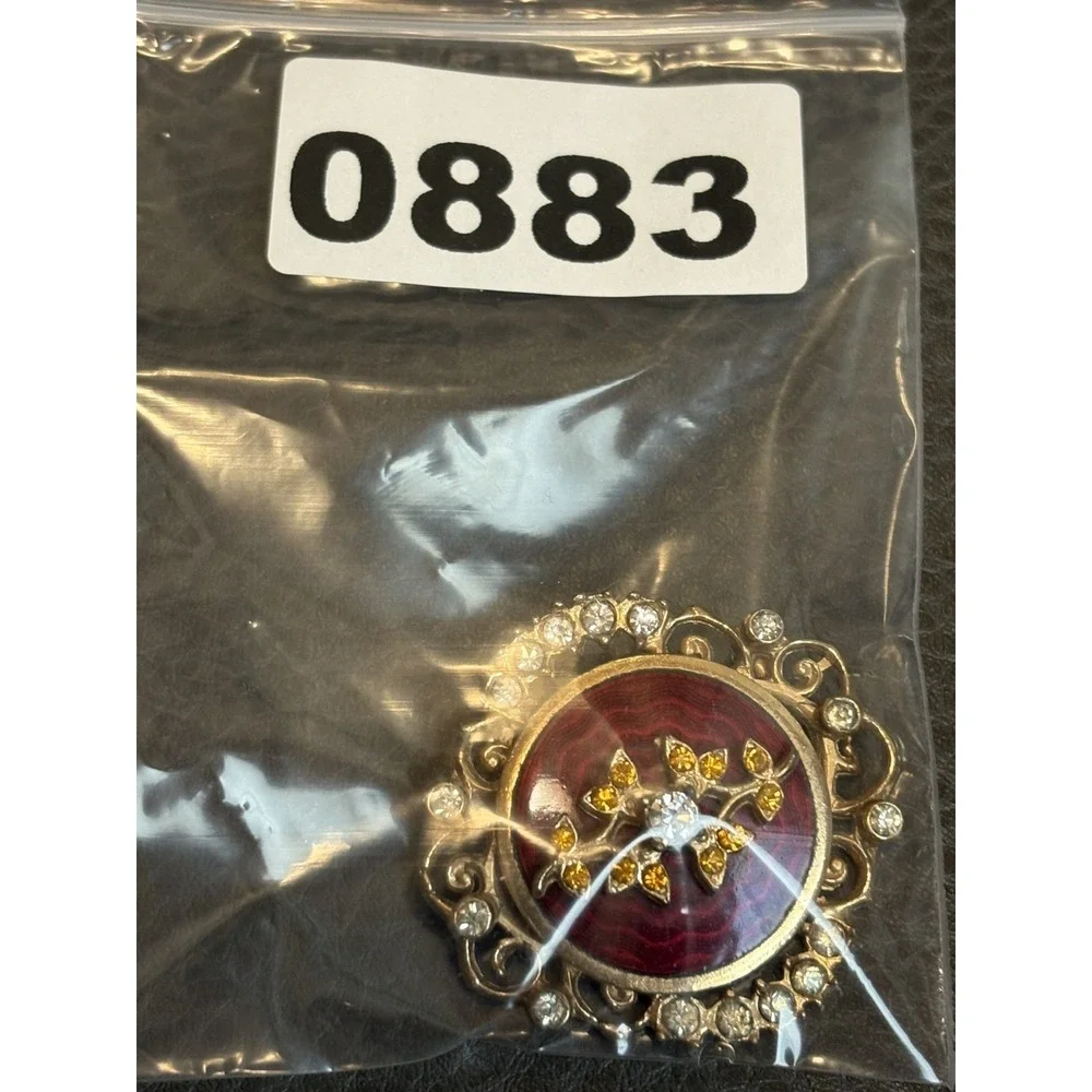 VINTAGE Red Guilloche Enamel Gold Tone Filigree Rhinestone High End Pin Brooch